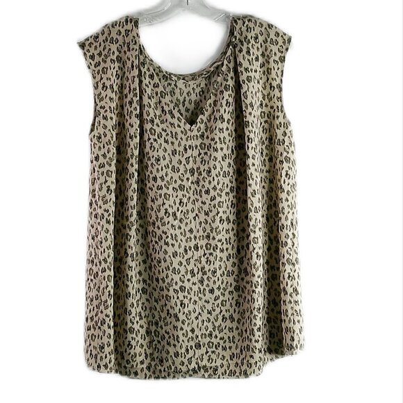 Halogen - Sleeveless, Oversized, Animal Print Blouse - Size Medium - Picture 3 of 6